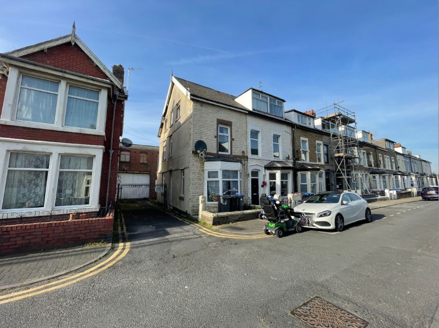 6 Lowrey Terrace, Blackpool, Lancashire FY1 6DR