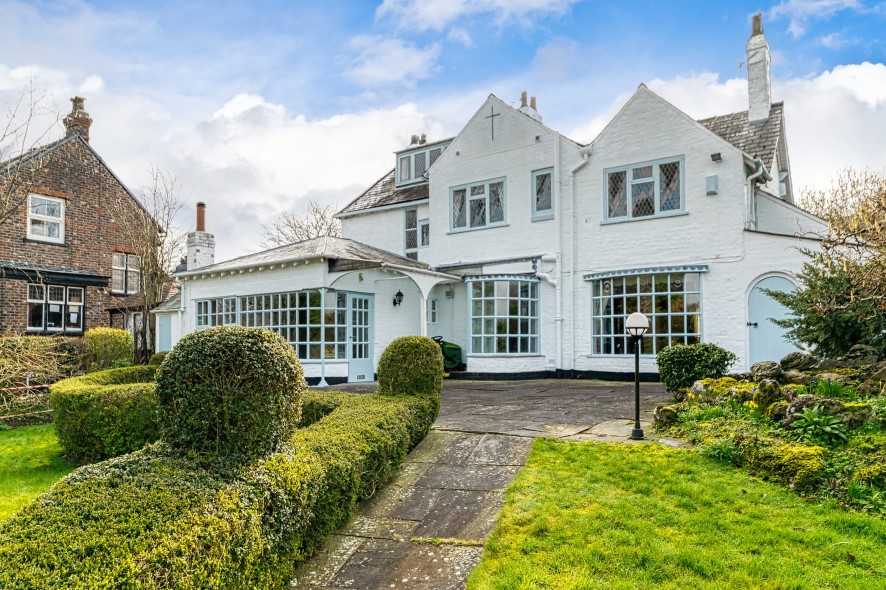 The White Cottage, 156 Oldfield Road, Altrincham, Greater Manchester WA14 4BJ