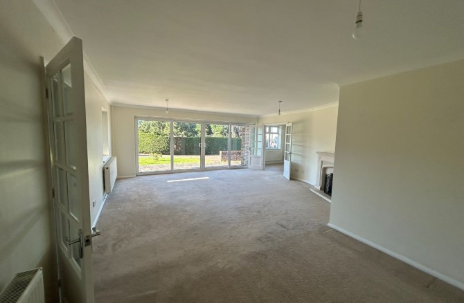 Cemmaes Meadow, London Road, Ashington, Pulborough, RH20 3JR