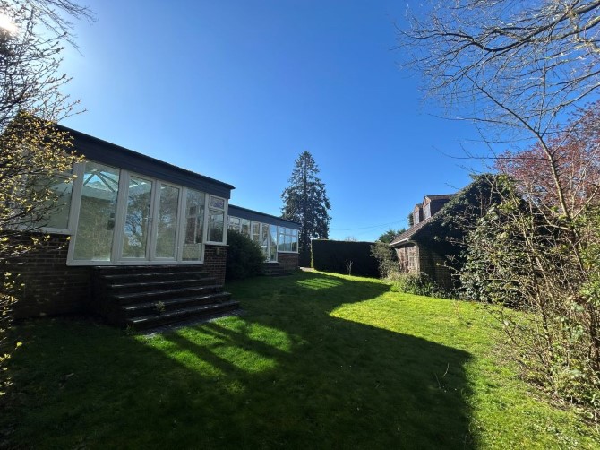 Cemmaes Meadow, London Road, Ashington, Pulborough, RH20 3JR