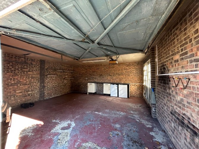 Cemmaes Meadow, London Road, Ashington, Pulborough, RH20 3JR