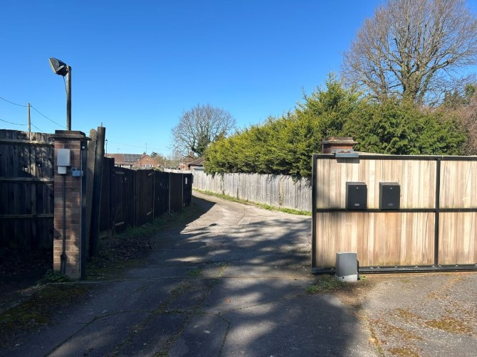 Cemmaes Meadow, London Road, Ashington, Pulborough, RH20 3JR