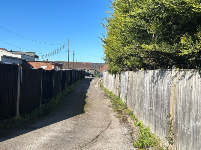Cemmaes Meadow, London Road, Ashington, Pulborough, RH20 3JR
