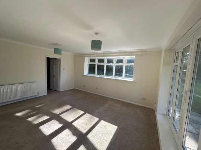 Cemmaes Meadow, London Road, Ashington, Pulborough, RH20 3JR