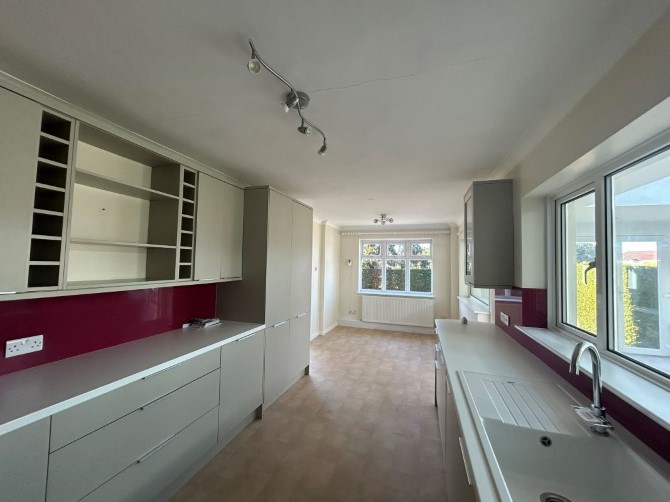 Cemmaes Meadow, London Road, Ashington, Pulborough, RH20 3JR