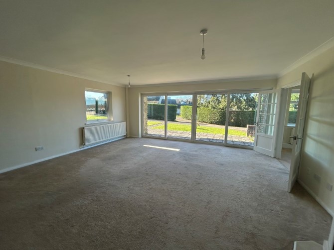 Cemmaes Meadow, London Road, Ashington, Pulborough, RH20 3JR