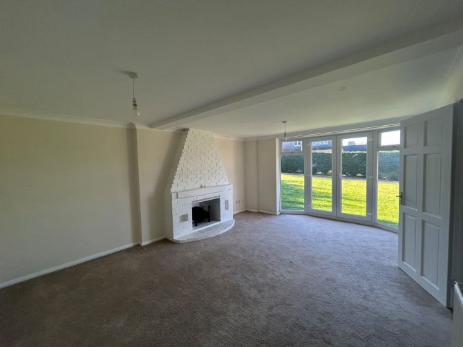 Cemmaes Meadow, London Road, Ashington, Pulborough, RH20 3JR