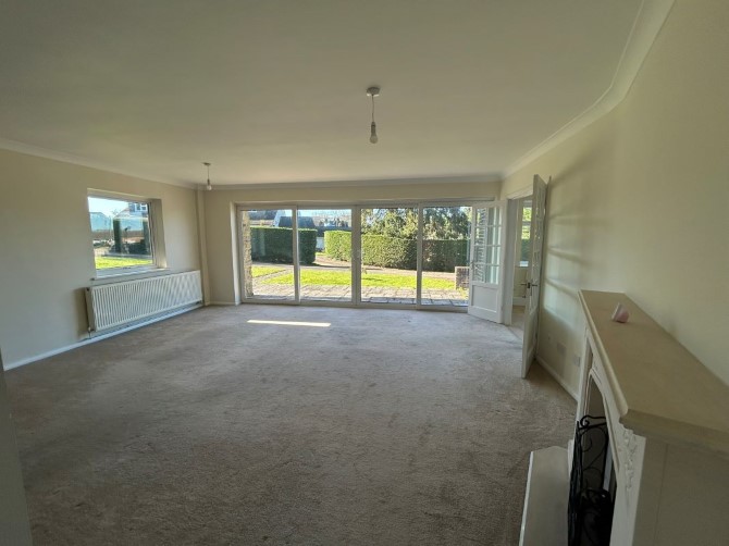Cemmaes Meadow, London Road, Ashington, Pulborough, RH20 3JR