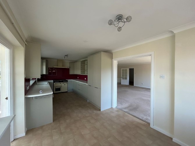 Cemmaes Meadow, London Road, Ashington, Pulborough, RH20 3JR