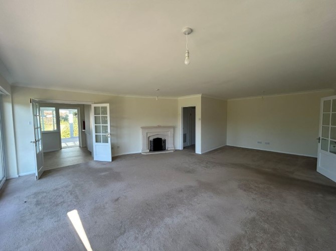 Cemmaes Meadow, London Road, Ashington, Pulborough, RH20 3JR