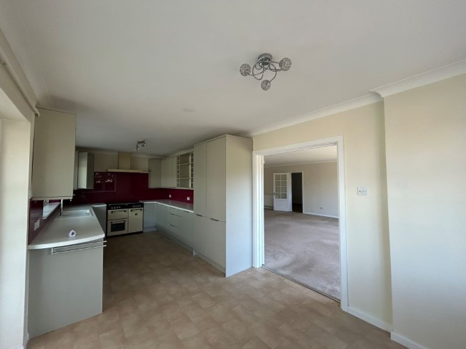 Cemmaes Meadow, London Road, Ashington, Pulborough, RH20 3JR