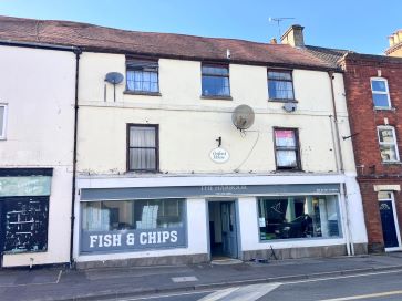 Property for Auction in South West - Flat 1, Oxford House, 6 Marlborough Street, Faringdon, Oxfordshire SN7 7JP
