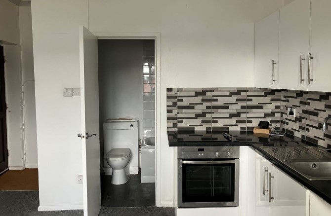 Flat 3, 36 Peveril Road, Southampton, Hampshire, SO19 2GA