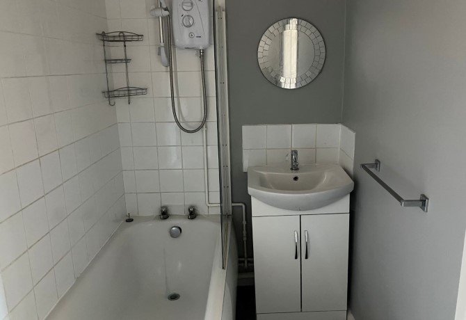 Flat 3, 36 Peveril Road, Southampton, Hampshire, SO19 2GA