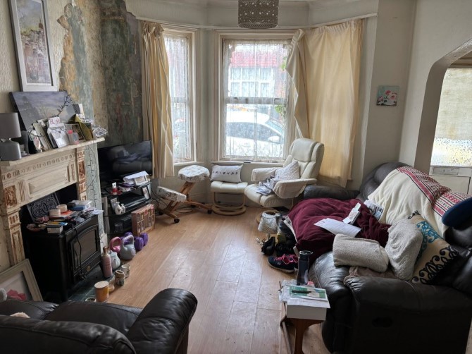 4 Avondale Road, Eastbourne, BN22 8JN
