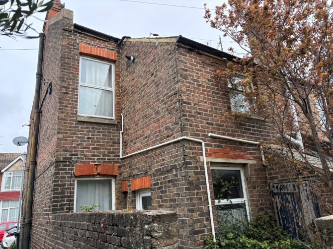 4 Avondale Road, Eastbourne, BN22 8JN