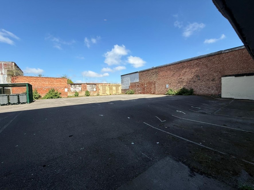 Car Park & Freehold of Flats, 9-11 Wright Street, Hull, East Yorkshire, HU2 8HU