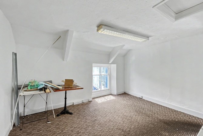18 Victoria Square, Truro, Cornwall, TR1 2RX