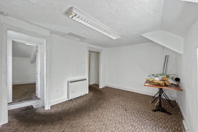 18 Victoria Square, Truro, Cornwall, TR1 2RX