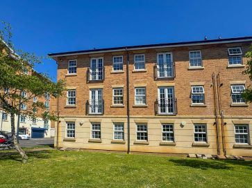 Property for Auction in Northamptonshire - 75 Lion Court, Northampton, Northamptonshire NN4 8GR