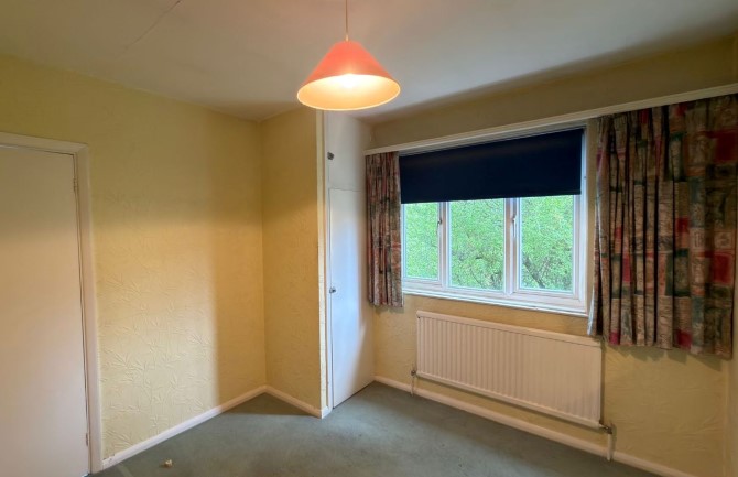 32 Cumberland Drive, Chessington, Surrey, KT9 1HQ