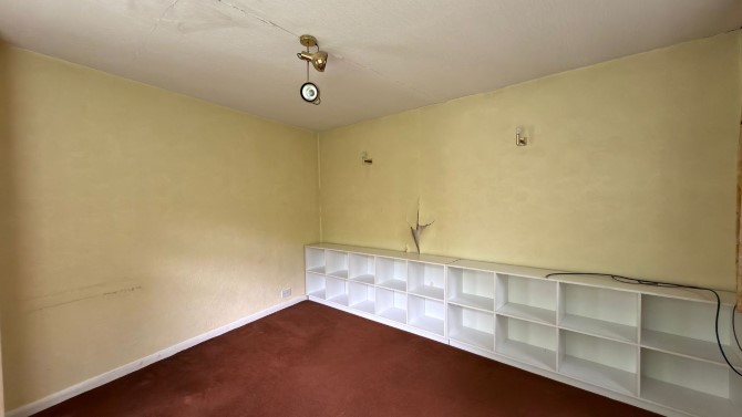 32 Cumberland Drive, Chessington, Surrey, KT9 1HQ