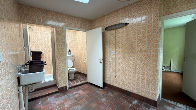 32 Cumberland Drive, Chessington, Surrey, KT9 1HQ