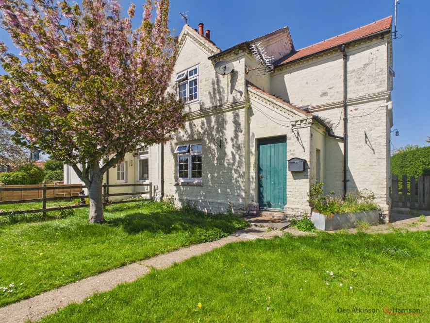 3 Moorcroft Cottages, Main Street, Harpham, East Yorkshire, YO25 4QY