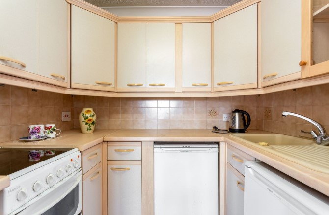 Flat 22 Homedrive House, The Drive, Hove, BN3 6GE