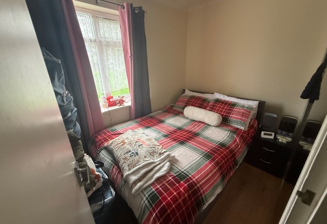 1 Regents Close, Hayes, Middlesex, UB4 8JY