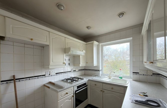 100 Ellesmere Avenue, Mill Hill, London, NW7 3HD