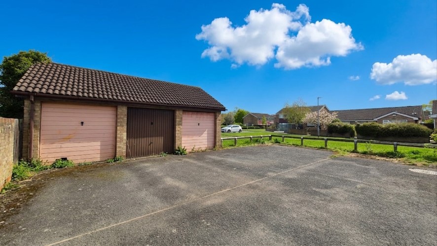 15 Belvoir Walk, Bedford, Bedfordshire MK41 8LF