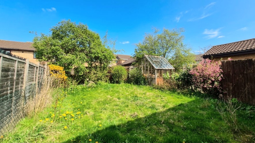 15 Belvoir Walk, Bedford, Bedfordshire MK41 8LF