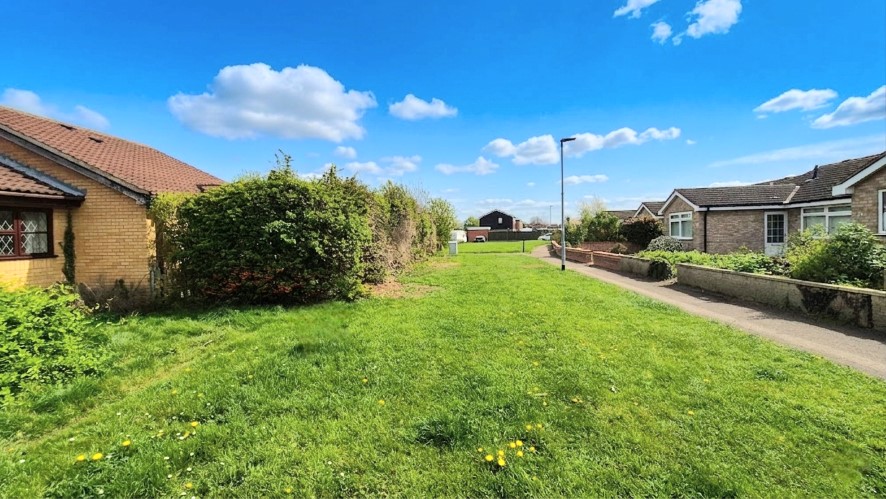 15 Belvoir Walk, Bedford, Bedfordshire MK41 8LF