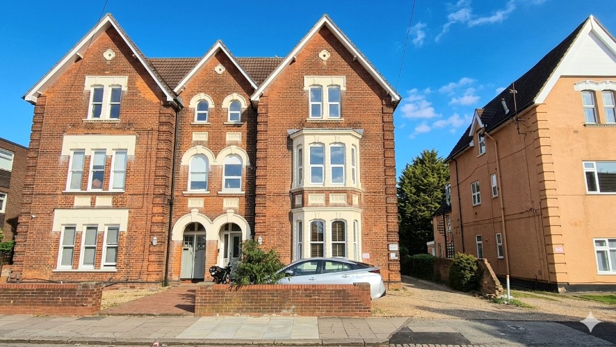Flat B, 55 Shakespeare Road, Bedford, Bedfordshire MK40 2DX