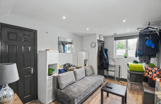 96 Bath Road, Slough, Buckinghamshire, SL1 3SY
