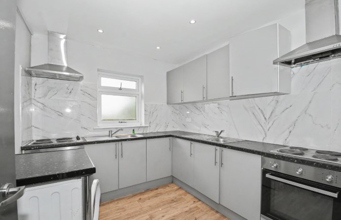 96 Bath Road, Slough, Buckinghamshire, SL1 3SY