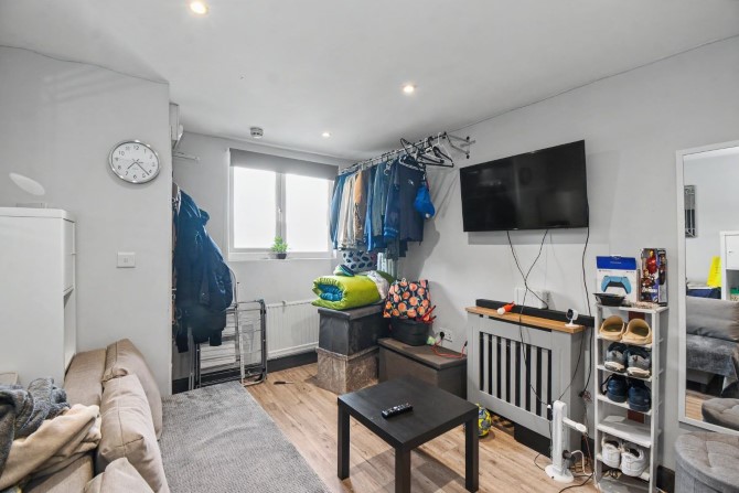 96 Bath Road, Slough, Buckinghamshire, SL1 3SY