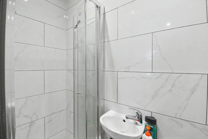 96 Bath Road, Slough, Buckinghamshire, SL1 3SY