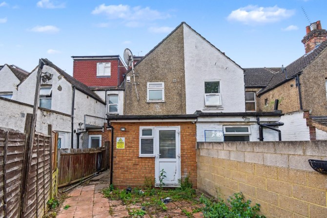 96 Bath Road, Slough, Buckinghamshire, SL1 3SY