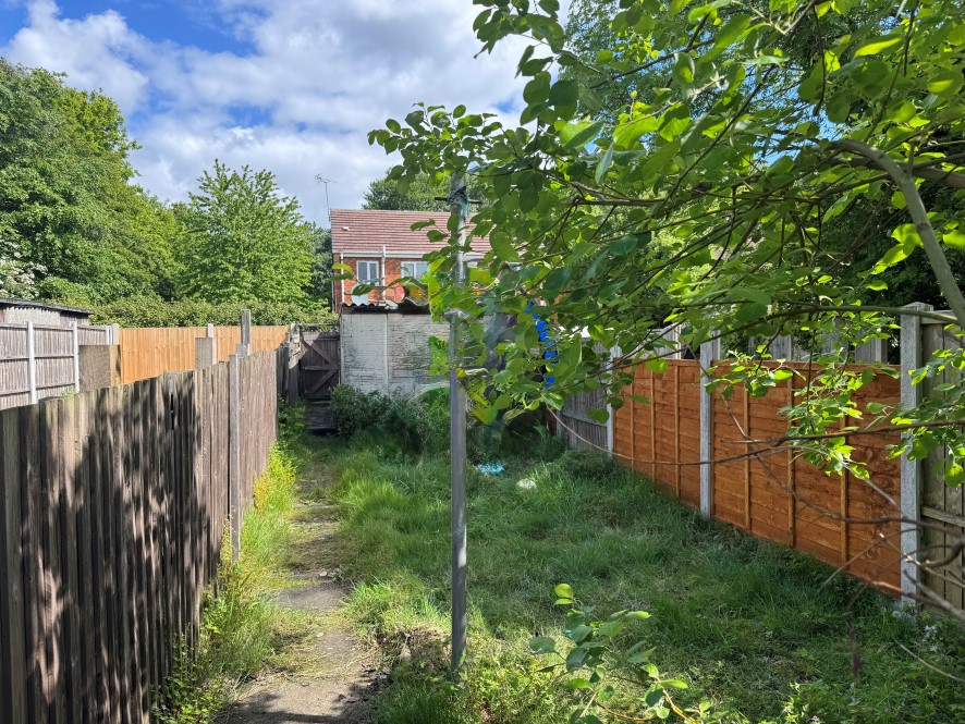 155 Greets Green Road, West Bromwich, West Midlands B70 9ET