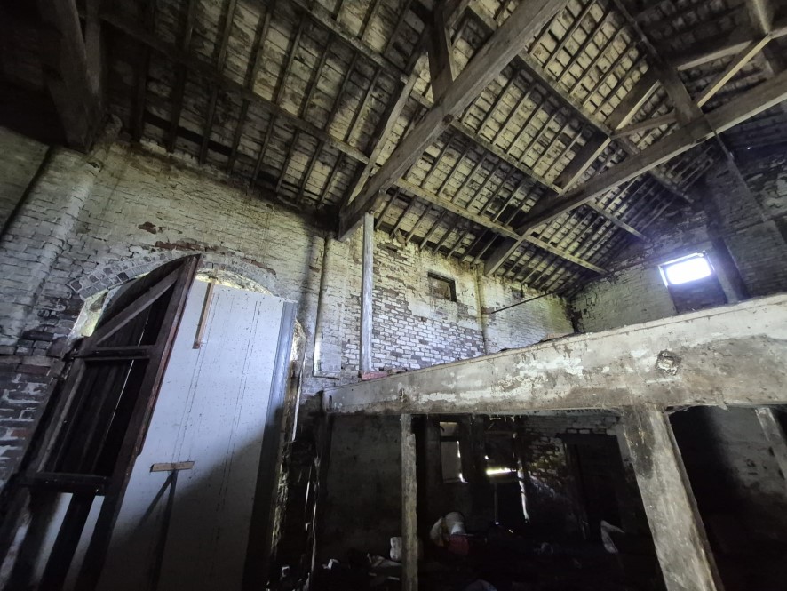 Burn Spring Farm & Land, Grains Bar, Oldham, OL4 2JY