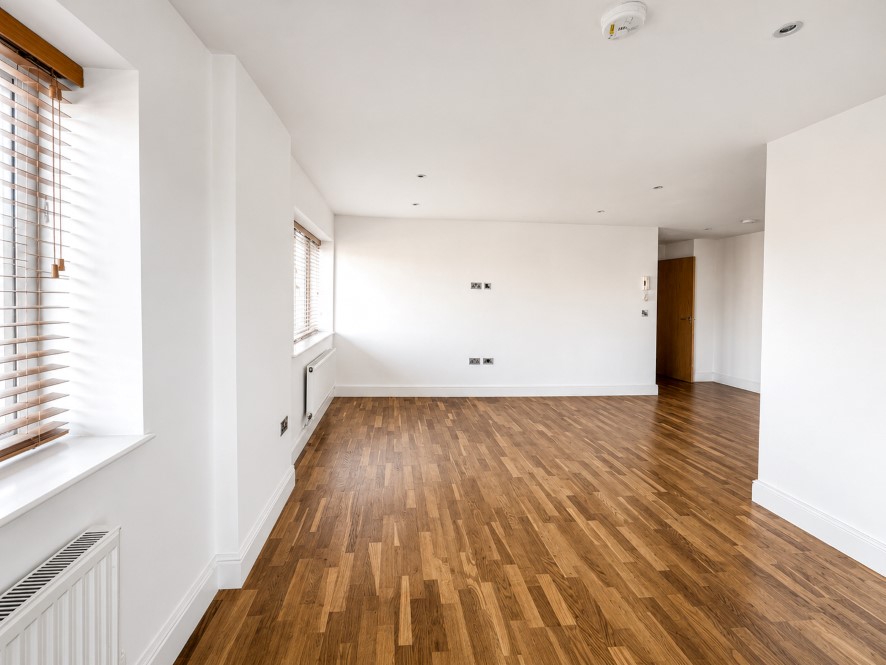 Flat 10, 1A Midland Road, Wellingborough, Northamptonshire NN8 1HA