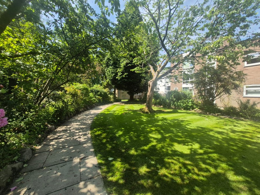 54 Thorne House, Wilmslow Road, Manchester, M14 6DW