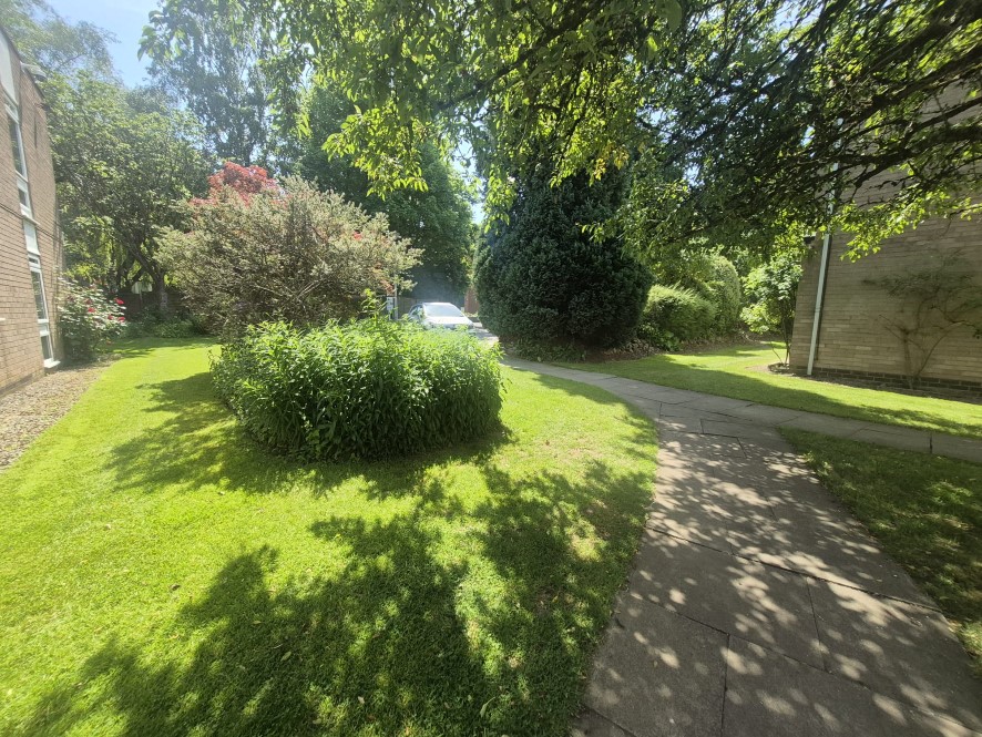 54 Thorne House, Wilmslow Road, Manchester, M14 6DW