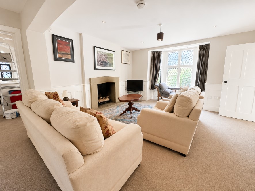 Cemetary Lodge, 51 Castle Road, Wellingborough, Northamptonshire NN8 1LL
