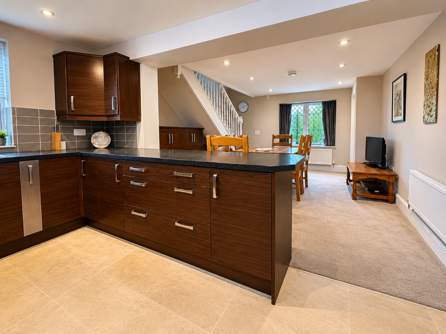 Cemetary Lodge, 51 Castle Road, Wellingborough, Northamptonshire NN8 1LL
