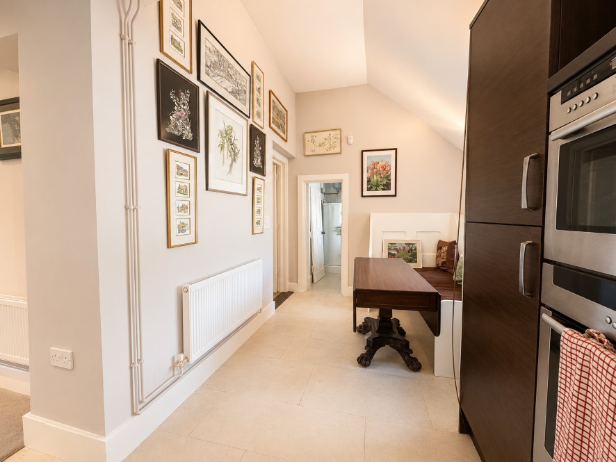 Cemetary Lodge, 51 Castle Road, Wellingborough, Northamptonshire NN8 1LL