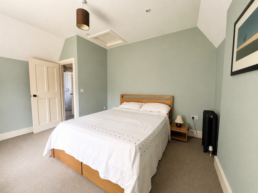 Cemetary Lodge, 51 Castle Road, Wellingborough, Northamptonshire NN8 1LL