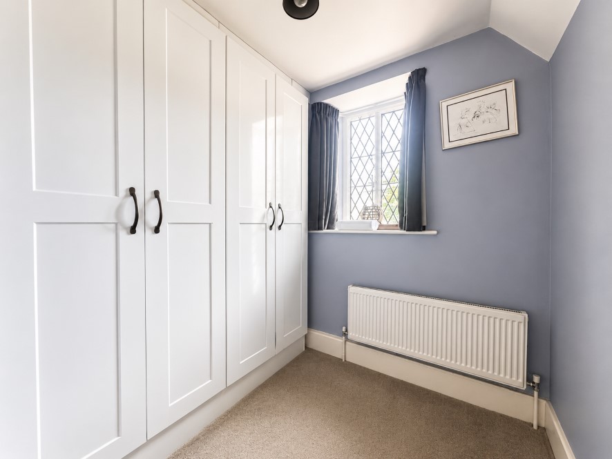 Cemetary Lodge, 51 Castle Road, Wellingborough, Northamptonshire NN8 1LL